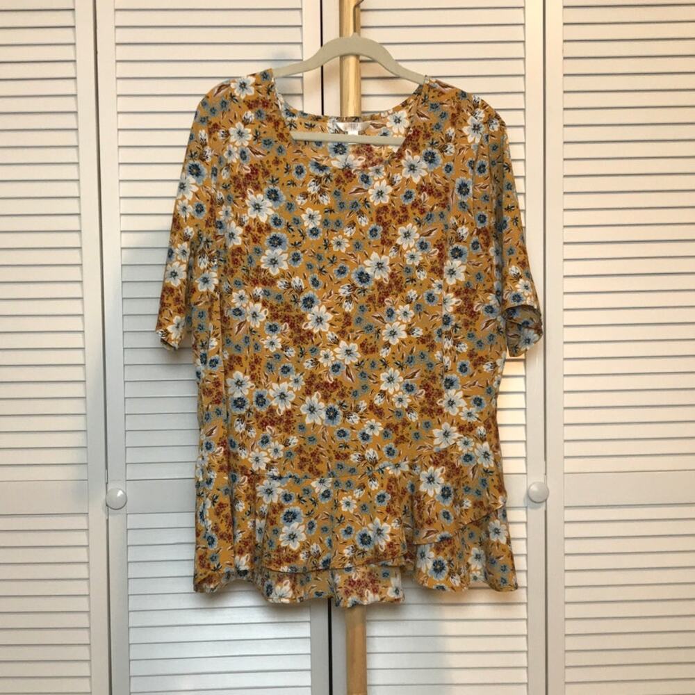 Time and Tru Floral Round Neck Short Sleeve Ruffle Hem Top XXL